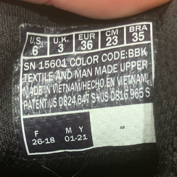 2 pairs Sketchers Sneakers - Picture 3 of 6